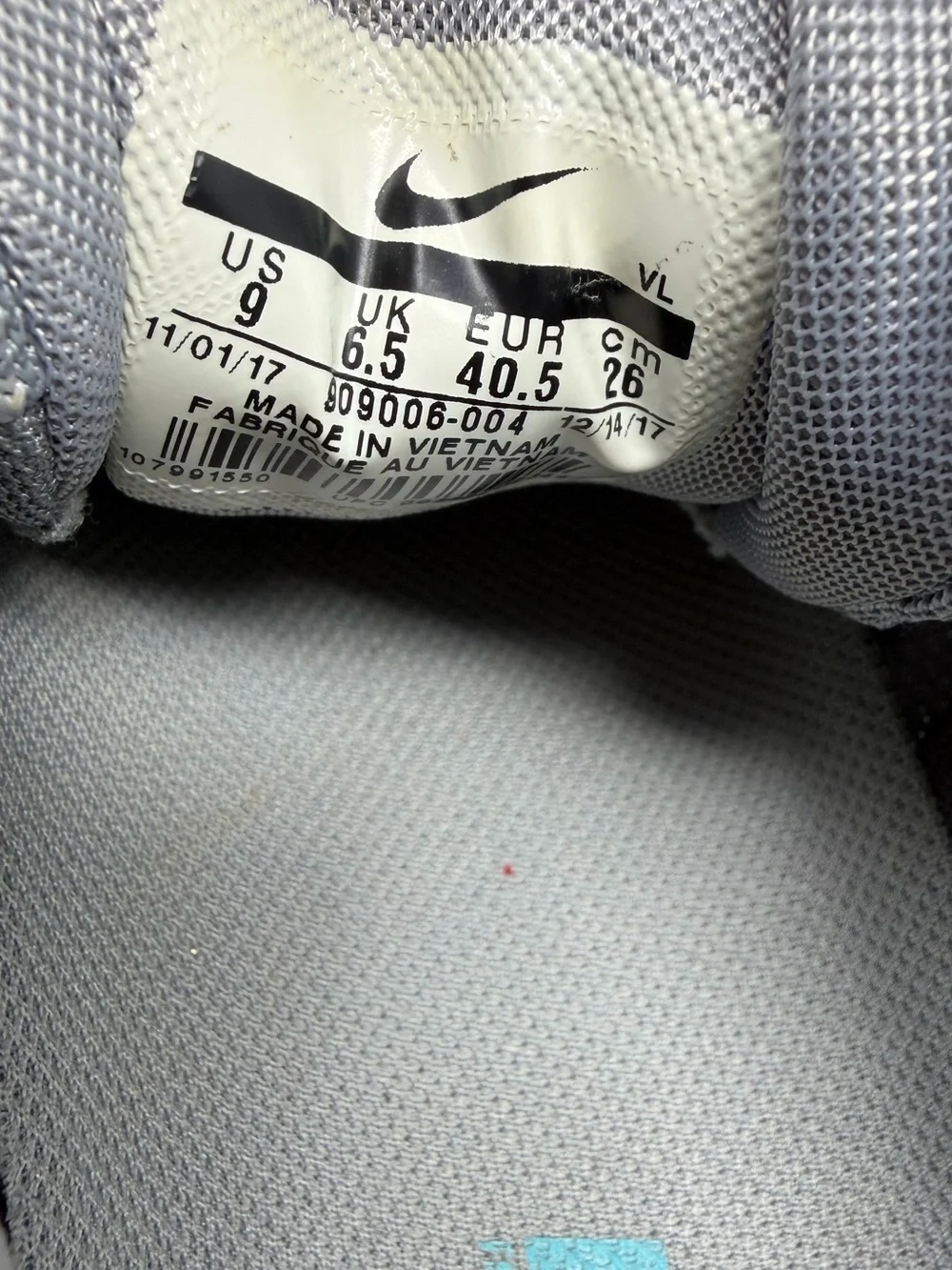 Nike Run Swift women’s  Gray & Teal Running Shoes Sz.9